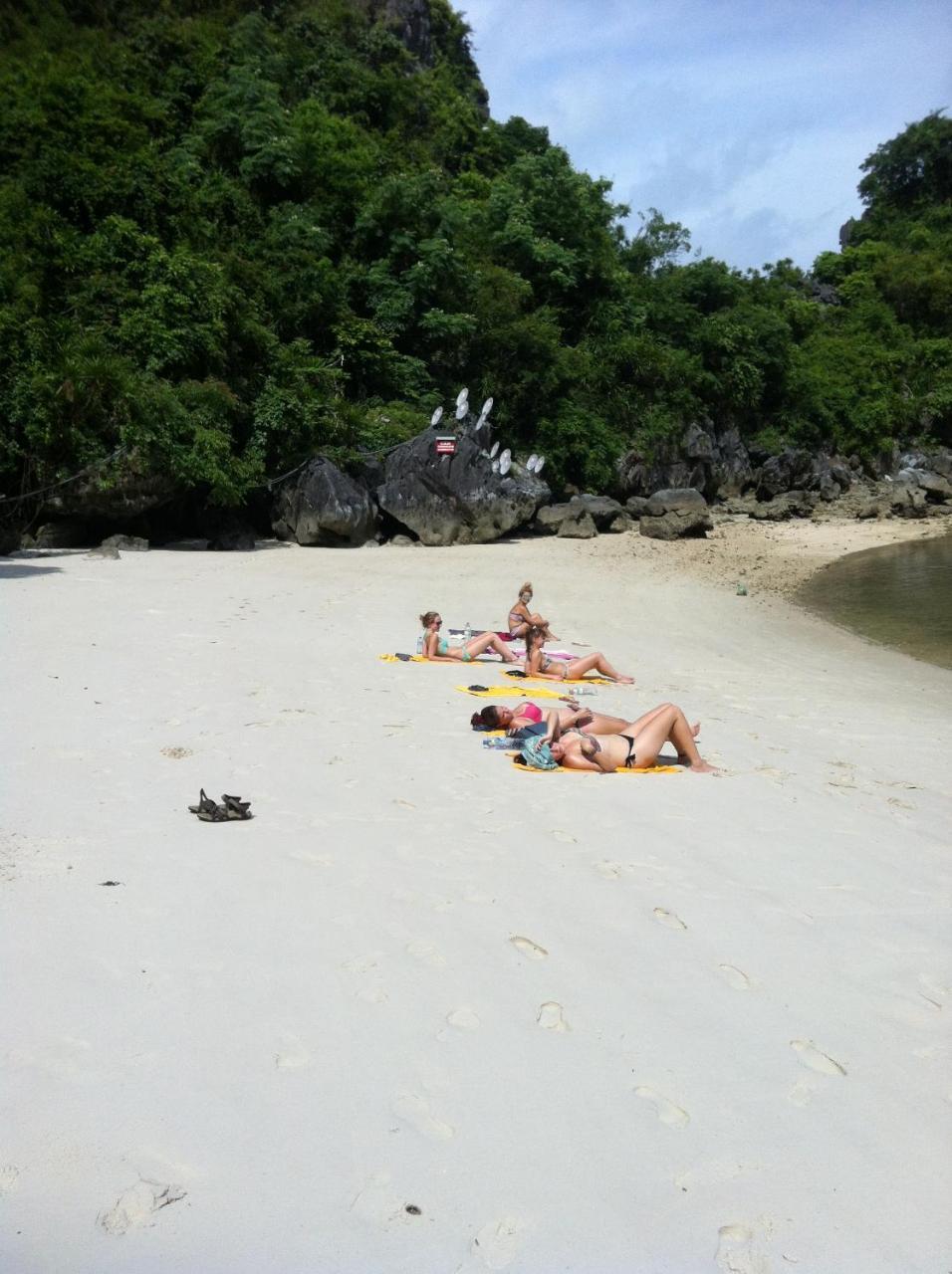 Full Moon Party Hotel 海防 外观 照片